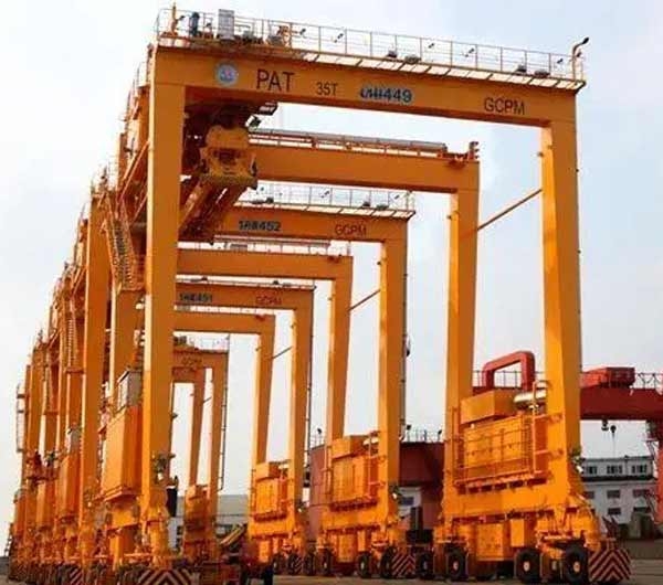 門(mén)式集裝箱起重機(jī)